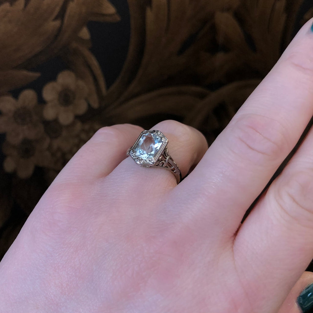 Antique Art Deco Aquamarine Filigree Ring