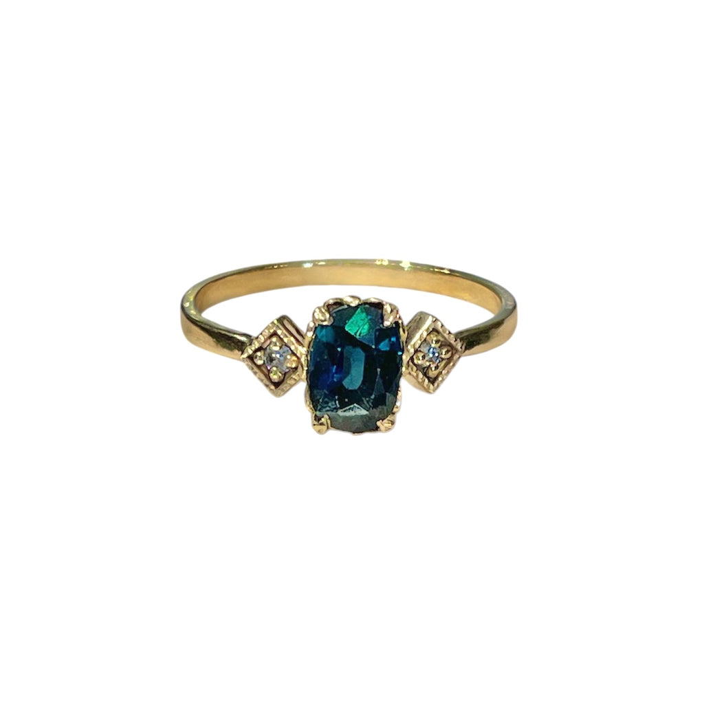 The Venus Ring w. Teal Sapphire
